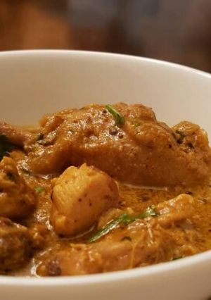 A picture of Royal Mughlai Chicken.