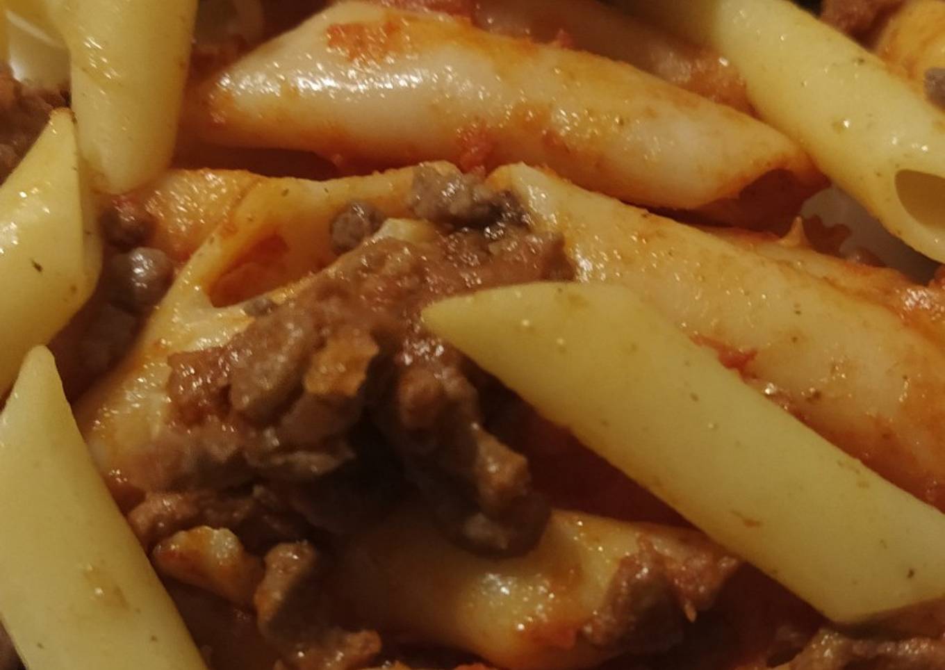 Macarrones con tomate y carne picada al horno