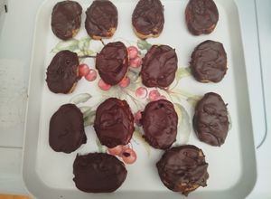 Foto principal de Palmeritas de hojaldre con canela y Eritritol o azúcar y cobertura de chocolate