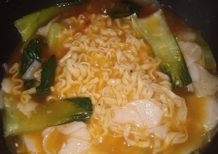 Seblak instan dengan mie seblak hot jaletot