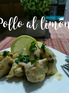 Una foto de Pollo al limón