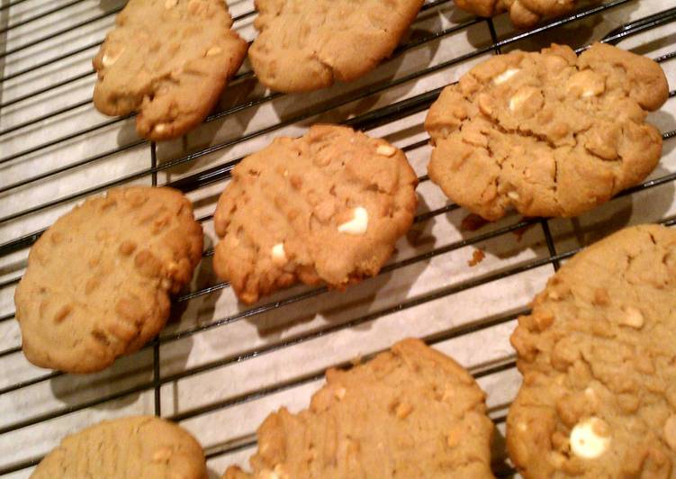 peanut butter chip peanut butter cookies