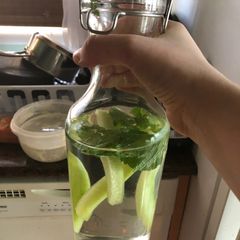 A picture of Mint cucumber water.