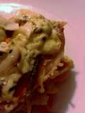 Merluza en colchón de verduras con queso azul
