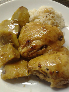 Una foto de Pollo a la mostaza & miel con arroz blanco y batatas al natural