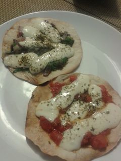 Una foto de Pizzetas de Tortillas a dos sabores 