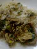 Peceto al champignon con verdeo y arroz blanco 