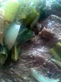 Bifes de ternera al verdeo y puerros