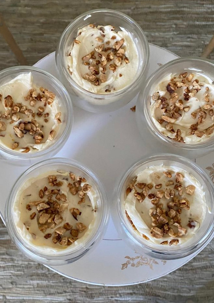 Una foto de Tiramisú re versionado, con sorpresa y en vaso