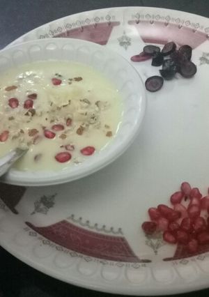 A picture of Fruit custard-milk.