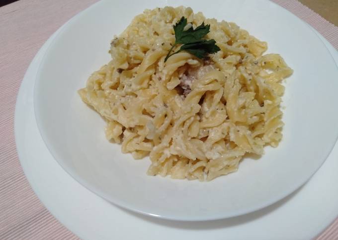 Fettucini Carbonara Ayam Jamur