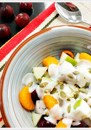A picture of Fruit Salad with Yogurt.