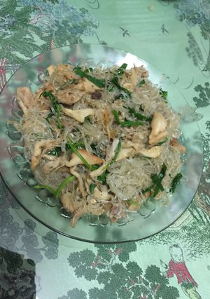 Hình của món Miến xào gà O Duyên.