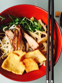 Hình của món Cao lầu tới xứ hoa anh đào.