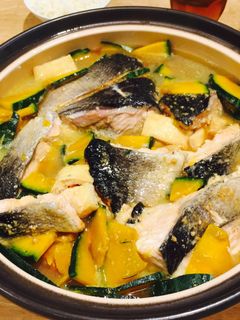 Hình của món Lẩu Cá hồi nấu rau củ chanchan nabe.