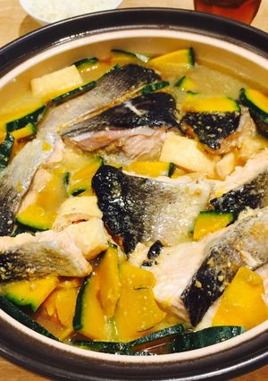 Hình của món Lẩu Cá hồi nấu rau củ chanchan nabe.