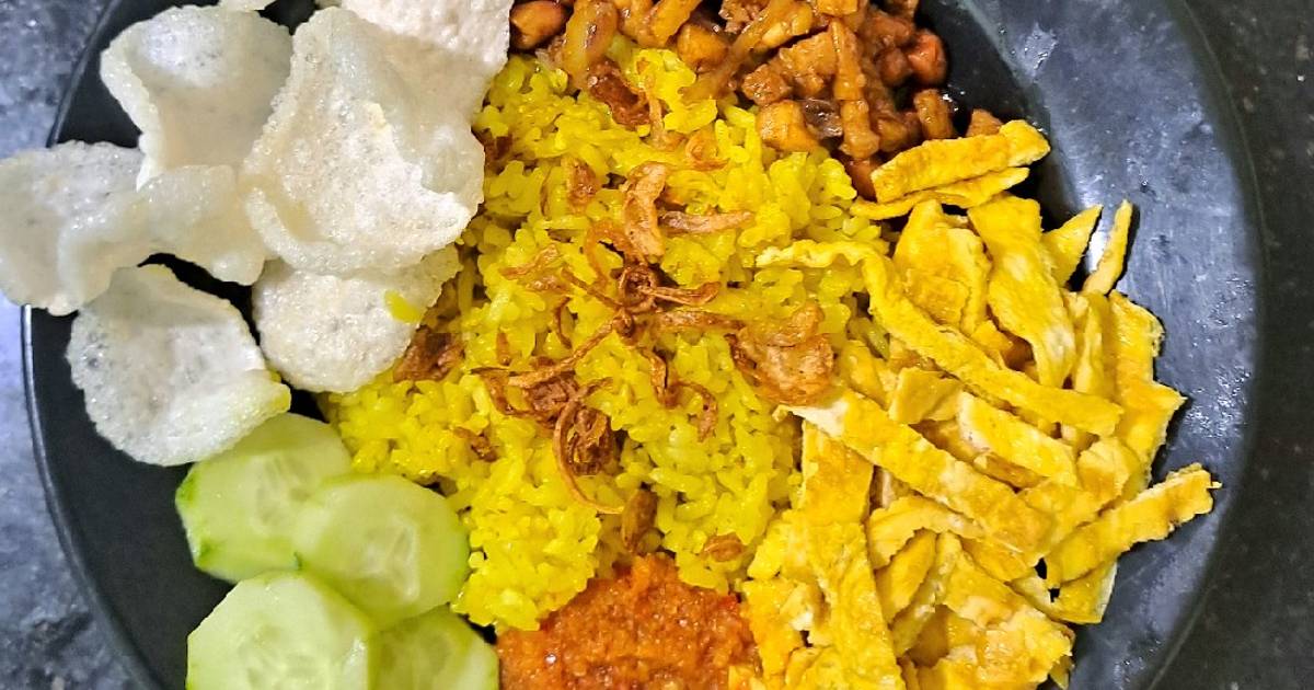 Resep Nasi Kuning Gurih Magicom Oleh Vraniar Cookpad 3685