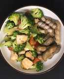 [Giảm cân #D_11] Ức gà xào bông cải (472,4calo)