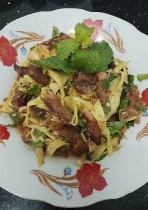 Hình của món Gỏi Xòai Xanh trộn khô cá lóc.