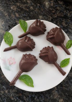 A picture of Gulkand flavour chocolates.
