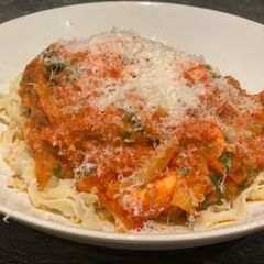 A picture of Tomato, fennel and prawn pasta.