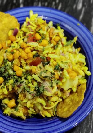 A picture of Mumbai style suki bhel.