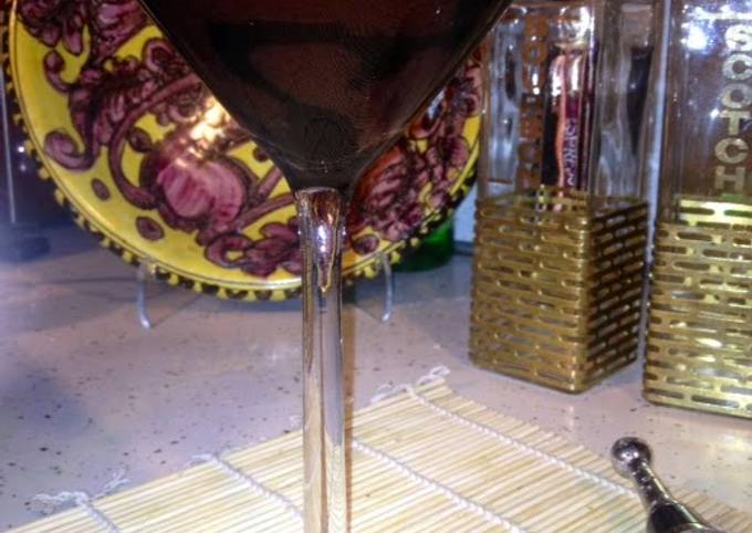 Steps to Make Ultimate Chocolate Vino Martini