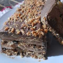 Una foto de Torta helada de dulce de leche granizado