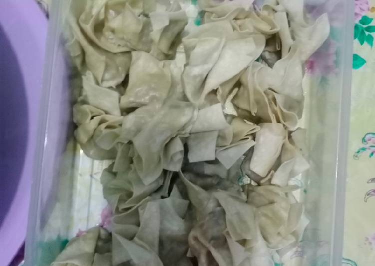 Pangsit isi ikan giling