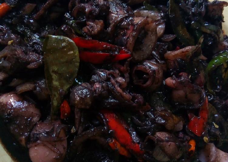 Resep Cumi Masak Hitam oleh Dapur Emira - Cookpad