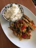 Spezzatino di seitan con verdure saltate e curry
