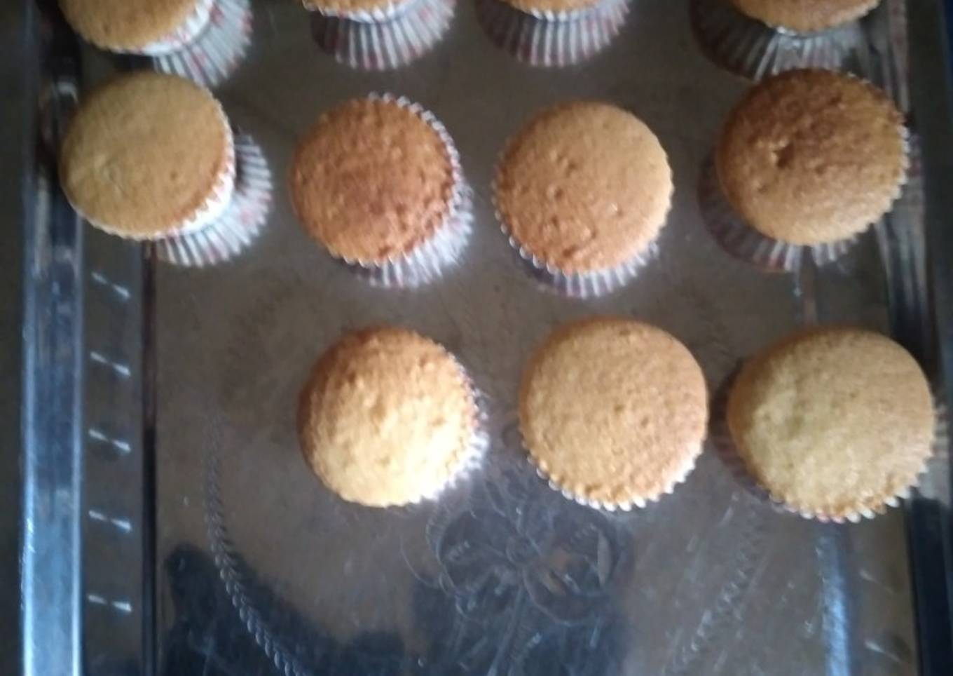 Vanilla cupcakes 2