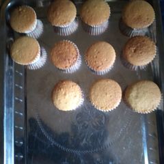 A picture of Vanilla cupcakes 2.