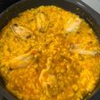 Arroz con alitas de pollo