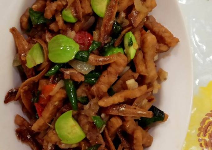 Cara Gampang Menyiapkan Oseng tempe teri cabe ijo Pete #weekend challenge yang Bisa Manjain Lidah