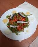 Ensalada de judías verdes con sardinas y huevo duro