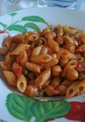 Foto di Mezze penne rigate con ceci