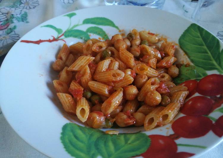 Mezze penne rigate con ceci
