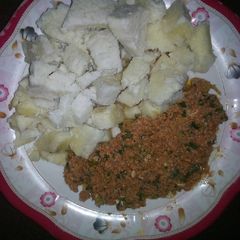 A picture of Plain yam with egg sauce.