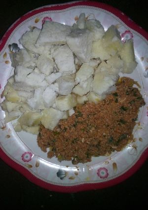 A picture of Plain yam with egg sauce.