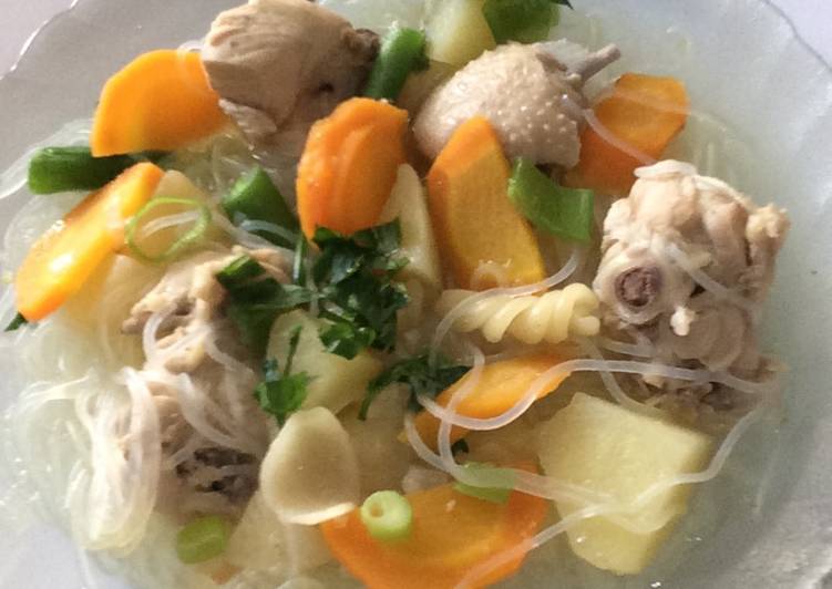 Langkah meracik Sup Ayam Sederhana 👌 yang nikmat