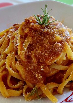 Foto di Tagliatelle ragù e carciofi