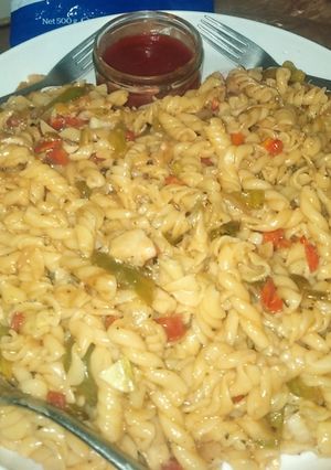 A picture of Pakistani chicken pasta.