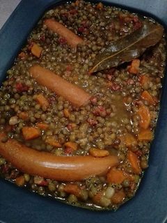 Una foto de Lentejas con salchichas ahumadas