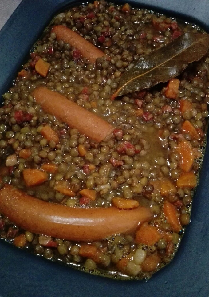 Una foto de Lentejas con salchichas ahumadas