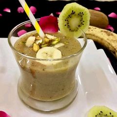 A picture of Banana Kiwi Smoothie.