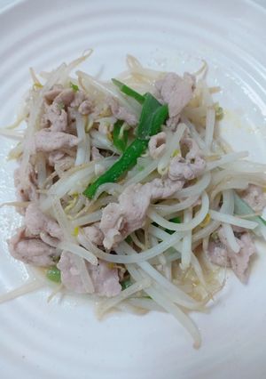 Hình của món Giá xào.