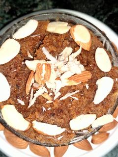 मूंग की दाल का हलवा (moong ki dal ka halwa recipe in Hindi) रेसिपी मुख्य फोटो