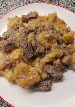 Una foto de Carne a la cacerola