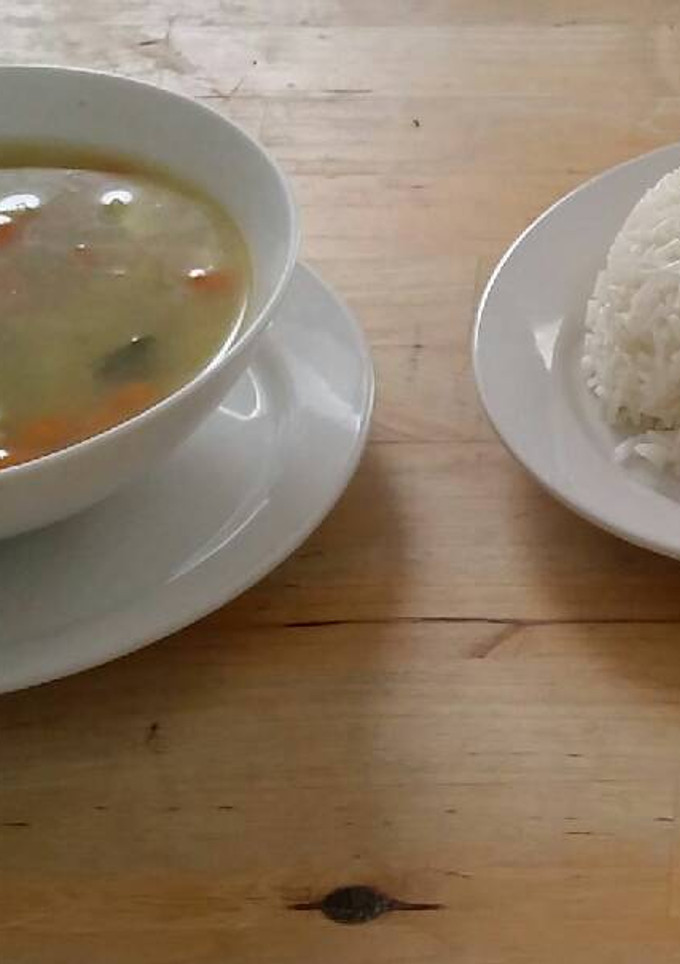 Una foto de Sopa de ajo con vegetales